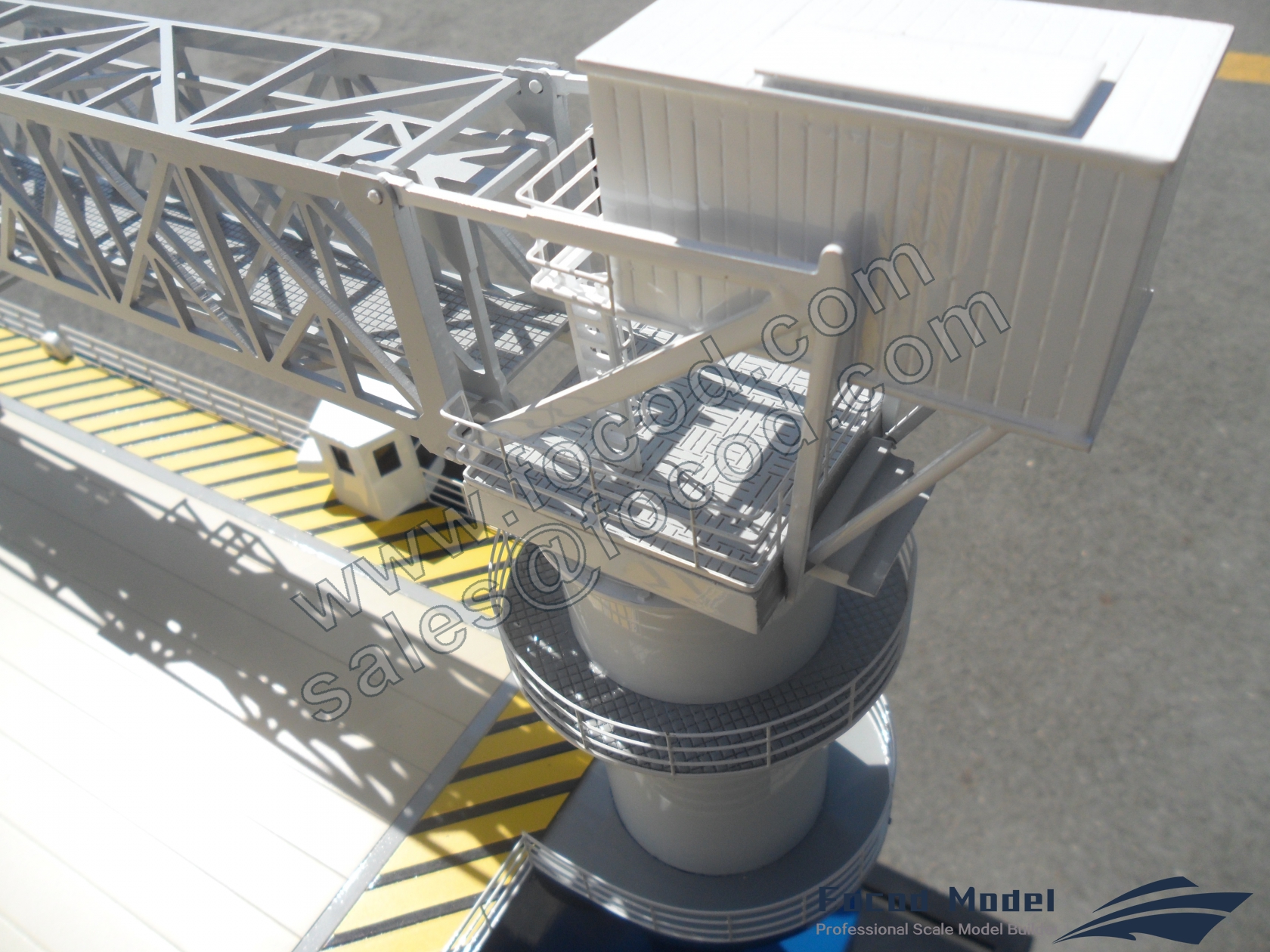 customized model of EIDE FLEX HEAVY LIFT VESSEL